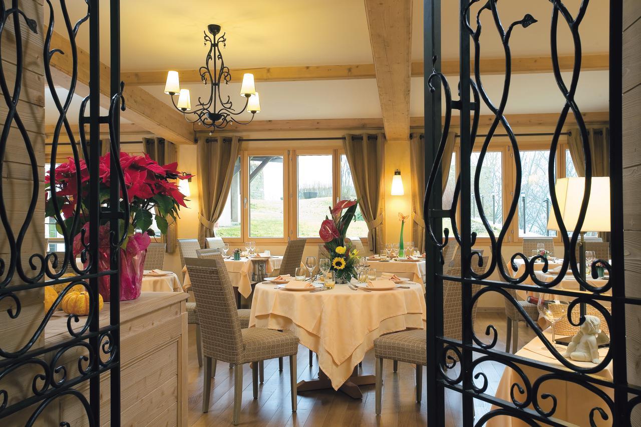 La Couronne Hotel Jougne Exterior photo
